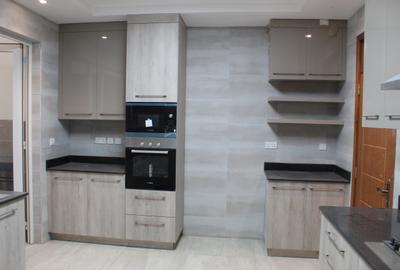 3 Bed Apartment with En Suite in Parklands - 3