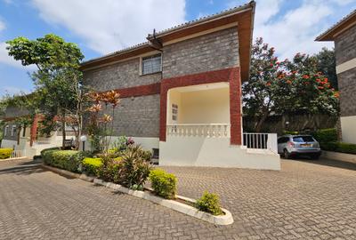 5 Bed Villa with En Suite in Lavington