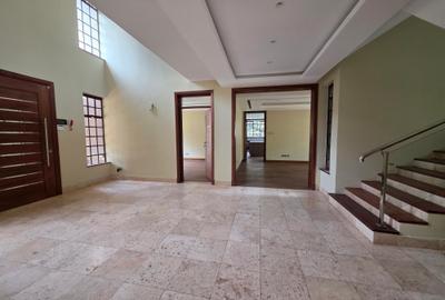 5 Bed House with En Suite in Runda - 3