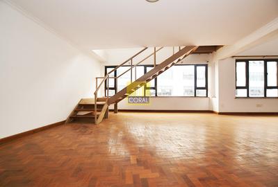 5 Bed House in Riverside - 4
