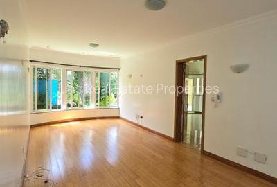 4 Bed Townhouse with En Suite at Riverside Drive. - 3