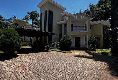 5 Bed Townhouse with En Suite at James Gichuru - 2