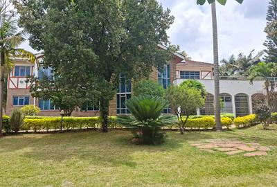 5 Bed House with En Suite at Benin Dr - 2