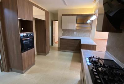 3 Bed Apartment with En Suite in Kilimani - 3