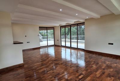 4 Bed House with En Suite in Rosslyn - 4