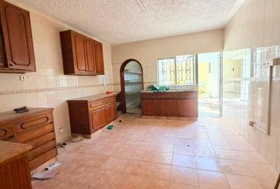 4 Bed Townhouse with En Suite in Westlands Area - 3