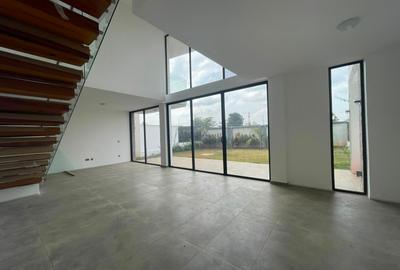 4 Bed House with En Suite in Runda - 4