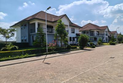 4 Bed Townhouse with En Suite in Kiambu Road - 4