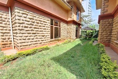 5 Bed Townhouse with En Suite at Lavington - 4
