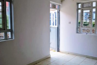 4 Bed House with En Suite in Kenyatta Road - 3