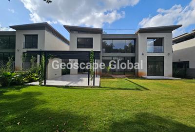 5 Bed House with En Suite in Runda - 4
