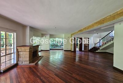 5 Bed House with En Suite in Rosslyn - 2