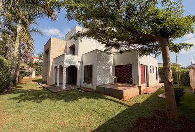 4 Bed Townhouse with En Suite in Lavington - 2