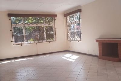 5 Bed Townhouse with En Suite in Lavington - 4