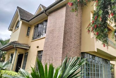 5 Bed Townhouse with En Suite at Lavington