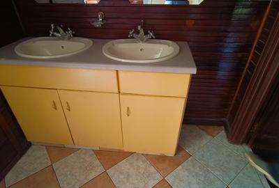 6 Bed House with En Suite at Muthaiga Golf Club - 4