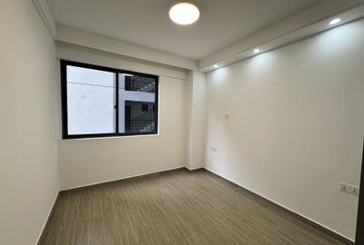Serviced 2 Bed Apartment with Swimming Pool in Riverside - 4