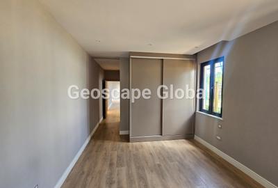 3 Bed Apartment with En Suite in Runda - 2