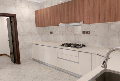 3 Bed Apartment with En Suite in Kileleshwa - 4