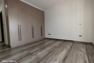 2 Bed Apartment with En Suite at Off Rhapta Road - 3