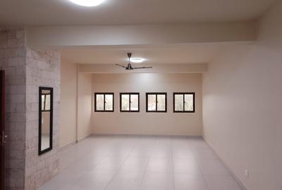 4 Bed Apartment with En Suite at Moyne Drive - 3