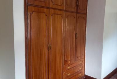Commercial Property with Service Charge Included at Peponi Road - 4