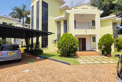 5 Bed Townhouse with En Suite at Lavington Green - 2