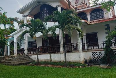 5 Bed House with En Suite in Shanzu - 2