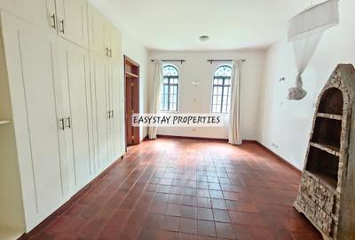 4 Bed House with En Suite in Loresho - 4