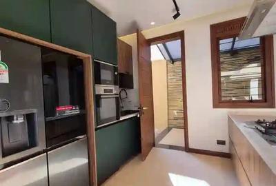 4 Bed Townhouse with En Suite in Runda - 3
