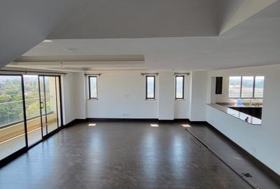 4 Bed Apartment with En Suite in Lavington