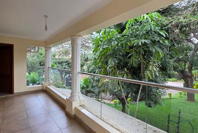 5 Bed Townhouse with En Suite at Lavington Green - 3