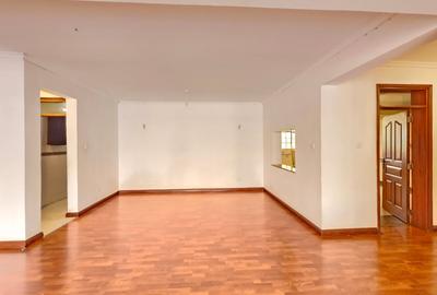 3 Bed Apartment with En Suite in Brookside - 4