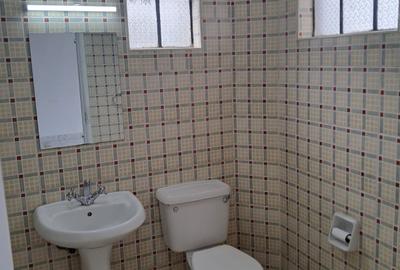 3 Bed Apartment with Swimming Pool in Kilimani - 2