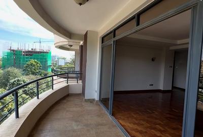 4 Bed Apartment with En Suite at Riverside Drive - 2