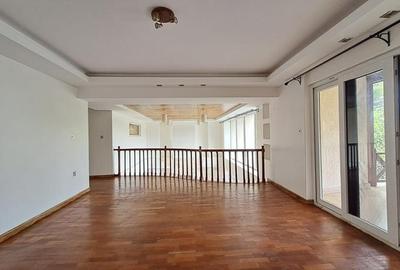 5 Bed Townhouse with En Suite at Lavington Green - 3