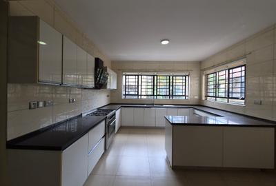 3 Bed Apartment with En Suite at Second Parklands - 3