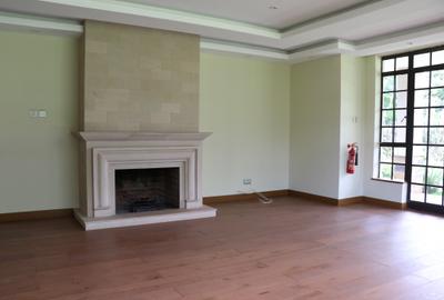 5 Bed Villa with En Suite in Runda - 3