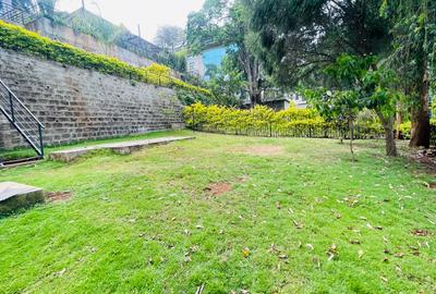 5 Bed Villa with En Suite in Spring Valley