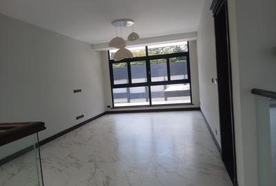 5 Bed Townhouse with Swimming Pool in Nyari