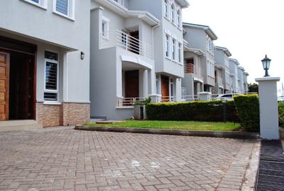 5 Bed Villa with En Suite in Lavington - 2