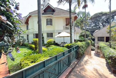 4 Bed Townhouse with En Suite at Westlands - 2