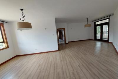 3 Bed Apartment with En Suite in Kileleshwa - 3