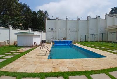 6 Bed Villa with En Suite at Kyuna Road - 4