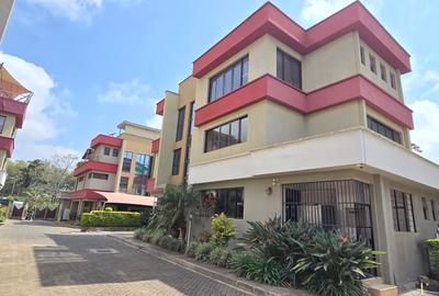 5 Bed Townhouse with En Suite at Lavington Convent Drive - 3