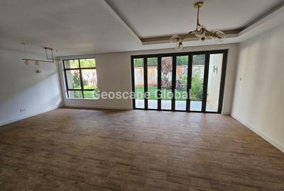4 Bed Apartment with En Suite in Rosslyn