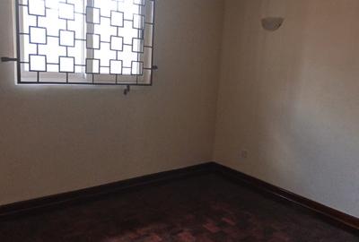 5 Bed Townhouse with En Suite in Lavington - 3