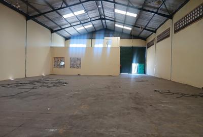 5,545 ft² Warehouse with Parking in Mlolongo