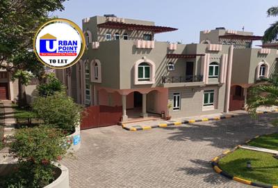 5 Bed Villa with En Suite in Nyali Area