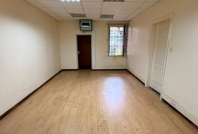 280 ft² Office in Muthaiga - 4